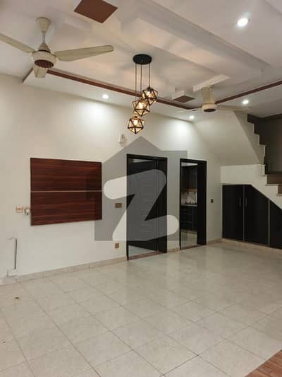 پارک ویو سٹی لاہور میں 1 کمرے کا 5 مرلہ مکان 45.0 ہزار میں کرایہ پر دستیاب ہے۔ پارک ویو سٹی لاہور میں 1 کمرے کا 5 مرلہ مکان 45.0 ہزار میں کرایہ پر دستیاب ہے۔