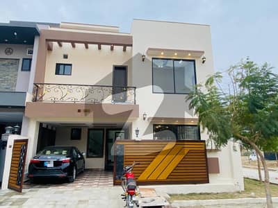 6.5 MARLA CORNER BARND NEW DESIGNER HOUSE WITH 1.5 MARLA LAWN FOR SALE IN BTR PHASE 8