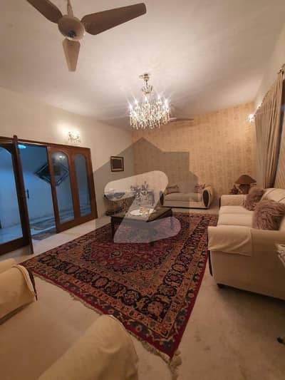 ڈی ایچ اے فیز 6 ڈی ایچ اے ڈیفینس,کراچی میں 6 کمروں کا 1 کنال مکان 13.5 کروڑ میں برائے فروخت۔