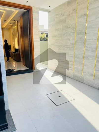 Ultra Modern Design Luxury House For Rent