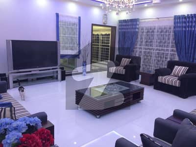 ڈی ایچ اے فیز 2 ڈیفنس (ڈی ایچ اے),لاہور میں 5 کمروں کا 1 کنال مکان 7.3 کروڑ میں برائے فروخت۔