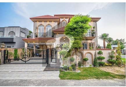 10 MARLA BRAND NEW EYE CATCHING ULTRA MODERN BUNGALOW FOR SALE