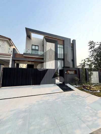 ڈی ایچ اے فیز 6 ڈیفنس (ڈی ایچ اے),لاہور میں 5 کمروں کا 1 کنال مکان 3.2 لاکھ میں کرایہ پر دستیاب ہے۔