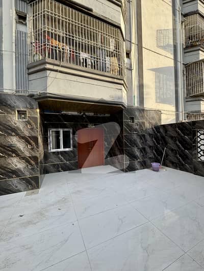 گلستانِِ جوہر ۔ بلاک 13 گلستانِ جوہر,کراچی میں 3 کمروں کا 8 مرلہ فلیٹ 2.65 کروڑ میں برائے فروخت۔