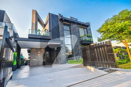 ڈی ایچ اے فیز 7 ڈیفنس (ڈی ایچ اے),لاہور میں 5 کمروں کا 1 کنال مکان 6.2 کروڑ میں برائے فروخت۔