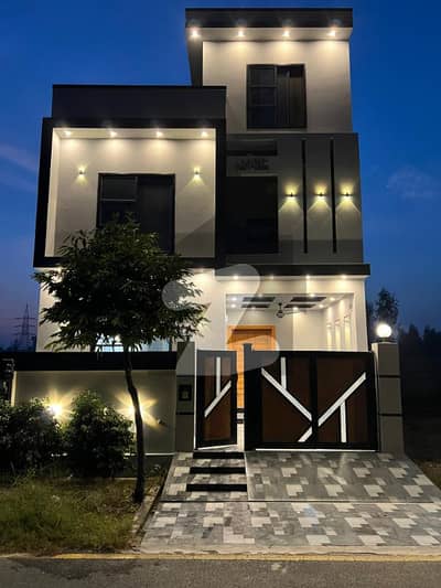 رئیل پام سٹی ایمن آباد موڑ,گوجرانوالہ میں 4 کمروں کا 5 مرلہ مکان 1.75 کروڑ میں برائے فروخت۔