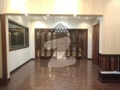 ONE KANAL BEAUTIFULL HOUSE AVALIABLE FOR RENT IN DHA DEFANCE PHASE 4