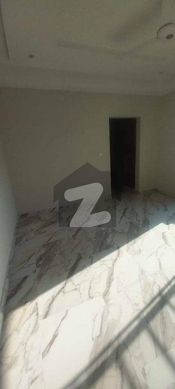 12 MARLA 4 BED FLAT AVAILABE FOR RENT IN ASKARI 10 SEC S