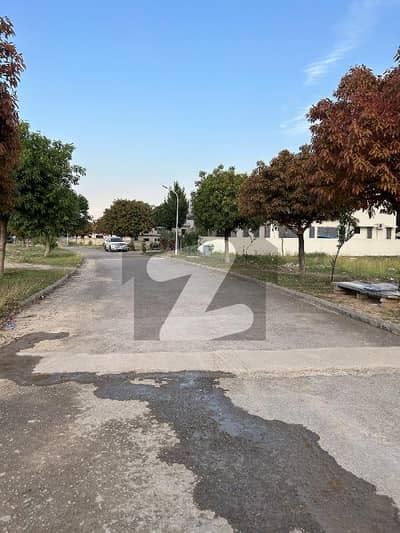 گلبرگ ریزیڈنشیا - بلاک جے گلبرگ ریزیڈنشیا,گلبرگ,اسلام آباد میں 1 کنال رہائشی پلاٹ 2.9 کروڑ میں برائے فروخت۔