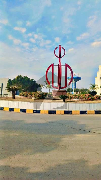 Specious 1 Kanal Corner Plot With 10 Marla Extra Land