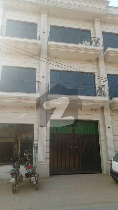 گلبرگ لاہور میں 14 مرلہ عمارت 16.5 کروڑ میں برائے فروخت۔