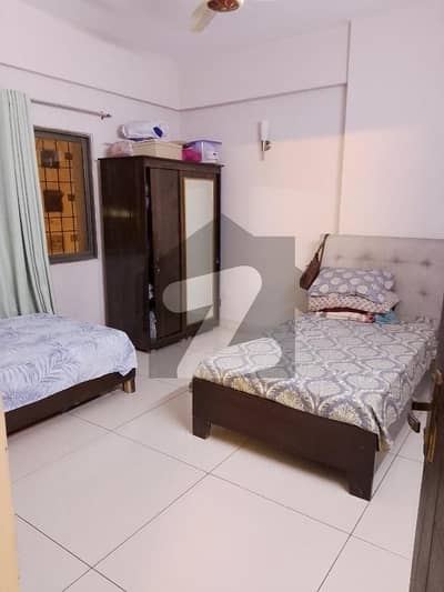 طارق روڈ کراچی میں 3 کمروں کا 7 مرلہ فلیٹ 1.7 لاکھ میں کرایہ پر دستیاب ہے۔