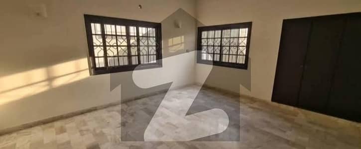 کلفٹن ۔ بلاک 2 کلفٹن,کراچی میں 4 کمروں کا 15 مرلہ مکان 3.5 لاکھ میں کرایہ پر دستیاب ہے۔