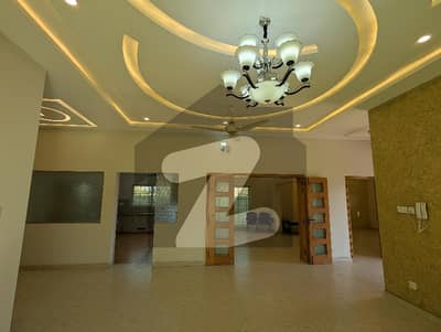 ٹاپ سٹی 1 - بلاک سی ٹاپ سٹی 1,اسلام آباد میں 6 کمروں کا 1 کنال مکان 7.5 کروڑ میں برائے فروخت۔