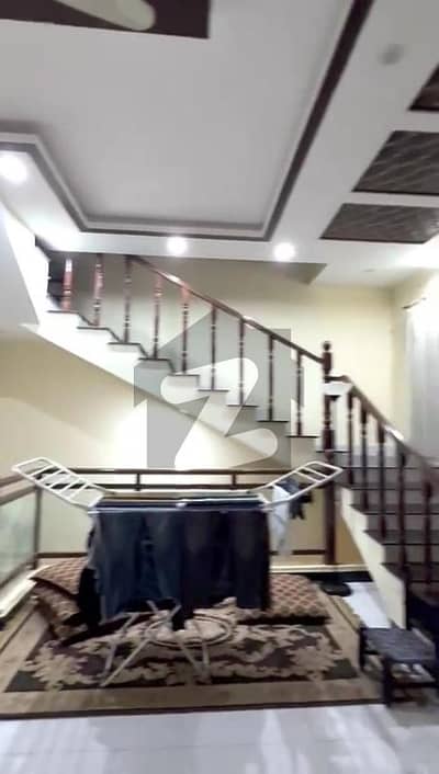 نیا ناظم آباد کراچی میں 4 کمروں کا 6 مرلہ مکان 1.5 لاکھ میں کرایہ پر دستیاب ہے۔