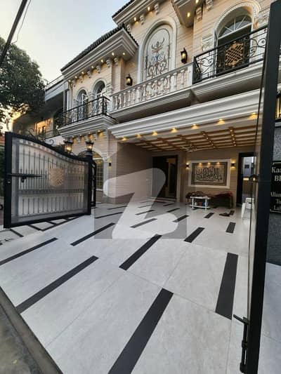 علامہ اقبال ٹاؤن لاہور میں 5 کمروں کا 10 مرلہ مکان 6.95 کروڑ میں برائے فروخت۔ علامہ اقبال ٹاؤن لاہور میں 5 کمروں کا 10 مرلہ مکان 6.95 کروڑ میں برائے فروخت۔