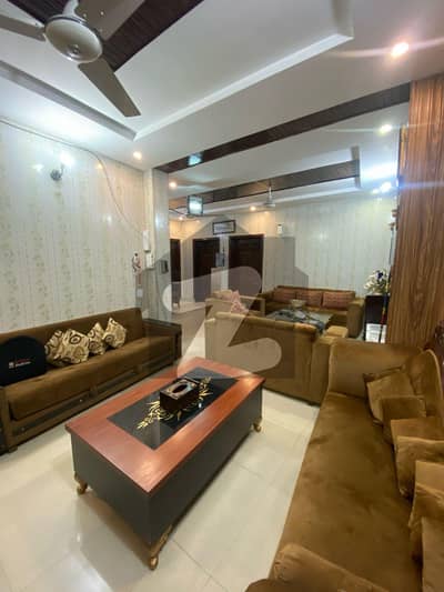 DOUBLE UNIT 5 MARLA HOUSE AVAILABLE FOR SALE NEAR UMT WITH GAS CONNECTION IN JOHAR TOWN BLOCK D