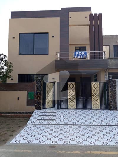 بحریہ آرچرڈ لاہور میں 3 کمروں کا 5 مرلہ مکان 1.6 کروڑ میں برائے فروخت۔