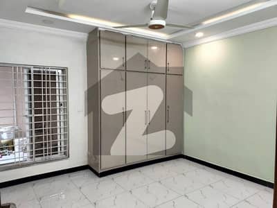 Basement Like Ground Portion For Rent