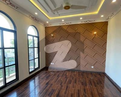 ڈی ایچ اے 9 ٹاؤن ۔ بلاک بی ڈی ایچ اے 9 ٹاؤن,ڈیفنس (ڈی ایچ اے),لاہور میں 3 کمروں کا 5 مرلہ مکان 2.85 کروڑ میں برائے فروخت۔