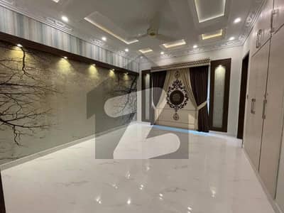 بحریہ ٹاؤن سیکٹر سی بحریہ ٹاؤن,لاہور میں 3 کمروں کا 10 مرلہ بالائی پورشن 72.0 ہزار میں کرایہ پر دستیاب ہے۔