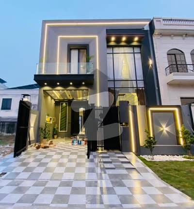 سٹی ہاؤسنگ سوسائٹی گوجرانوالہ میں 4 کمروں کا 5 مرلہ مکان 2.1 کروڑ میں برائے فروخت۔