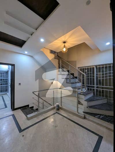 ڈی ایچ اے 11 رہبر فیز 2 ڈی ایچ اے 11 رہبر,لاہور میں 3 کمروں کا 5 مرلہ مکان 80.0 ہزار میں کرایہ پر دستیاب ہے۔