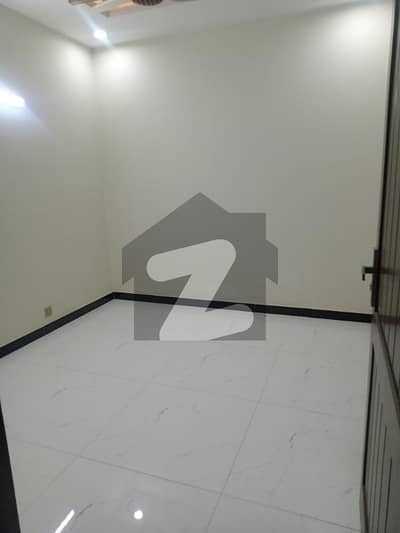 ای ۔ 11 اسلام آباد میں 2 کمروں کا 8 مرلہ بالائی پورشن 90.0 ہزار میں کرایہ پر دستیاب ہے۔