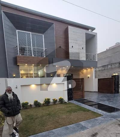 In Jubilee Town - Block B 10 Marla House For sale