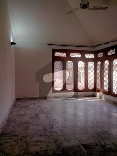 Unoccupied Upper Portion Of 12 Marla Is Available For rent In I-8