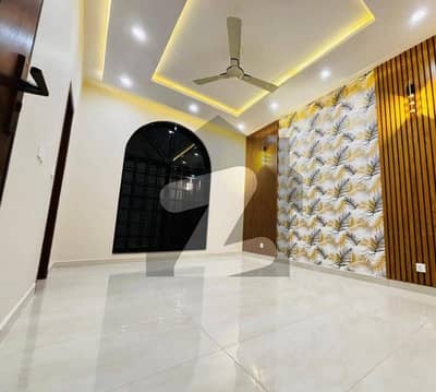 فیصل ٹاؤن - ایف ۔ 18 اسلام آباد میں 5 کمروں کا 5 مرلہ مکان 2.25 کروڑ میں برائے فروخت۔