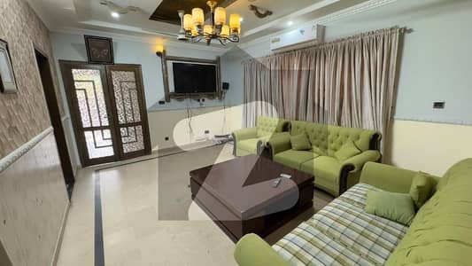 10 Marla beautiful furnished house Available for rent