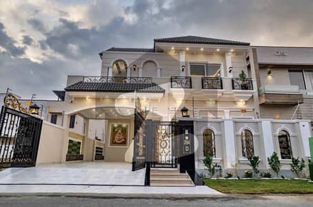 بحریہ ٹاؤن فیز 8 ۔ ایڈن لیک ویو بلاک بحریہ ٹاؤن فیز 8,بحریہ ٹاؤن راولپنڈی,راولپنڈی میں 5 کمروں کا 10 مرلہ مکان 3.6 کروڑ میں برائے فروخت۔