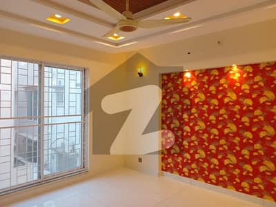 جوہر ٹاؤن فیز 2 جوہر ٹاؤن,لاہور میں 3 کمروں کا 5 مرلہ مکان 1.2 لاکھ میں کرایہ پر دستیاب ہے۔