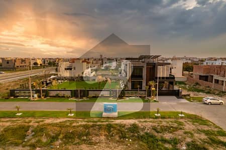 Estate 11 Offers Ultra Luxury Smart Home for Sale Designed by Roshan Creations Estate 11 Offers Ultra Luxury Smart Home for Sale Designed by Roshan Creations