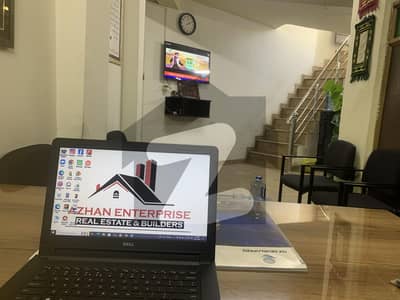 علامہ اقبال ٹاؤن لاہور میں 1 کنال عمارت 65.0 کروڑ میں برائے فروخت۔