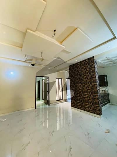 ایڈن آچرڈ فیصل آباد میں 2 کمروں کا 5 مرلہ بالائی پورشن 35.0 ہزار میں کرایہ پر دستیاب ہے۔