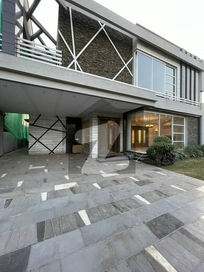 ڈی ایچ اے فیز 6 ڈیفنس (ڈی ایچ اے),لاہور میں 5 کمروں کا 1 کنال مکان 3.8 لاکھ میں کرایہ پر دستیاب ہے۔