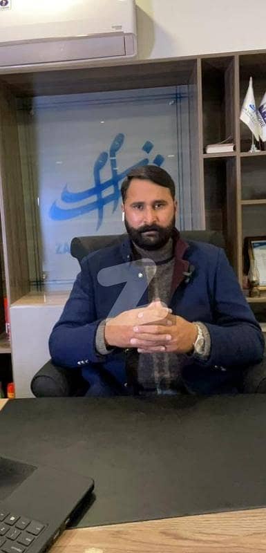 ڈی ایچ اے فیز 7 - سی سی اے 4 ڈی ایچ اے فیز 7,ڈیفنس (ڈی ایچ اے),لاہور میں 8 مرلہ کمرشل پلاٹ 4.9 کروڑ میں برائے فروخت۔