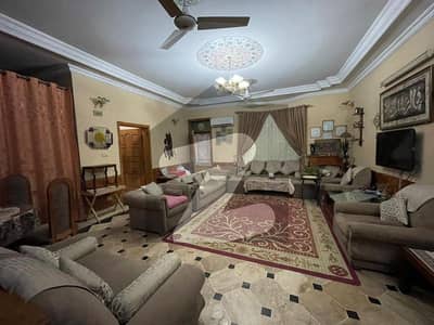 ایف ۔ 11/1 ایف ۔ 11,اسلام آباد میں 6 کمروں کا 1 کنال مکان 19.5 کروڑ میں برائے فروخت۔