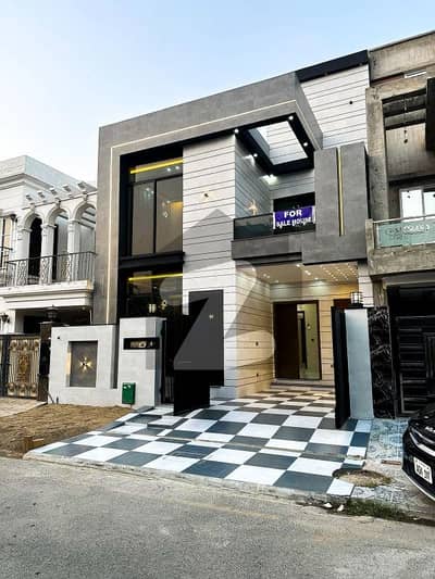 5 Marla Ultra Modern House For Sale in Bahria Town Lahore.