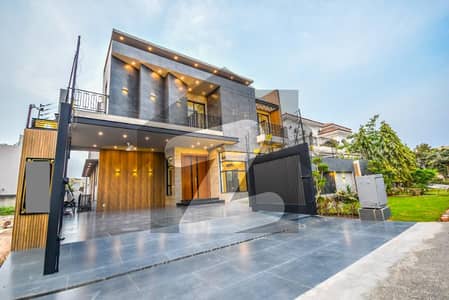 ONE KANAL MODERN BUNGALOW NEAR PARK& RING ROAD IN DHA PHASE 8 PARK VIEW LAHORE