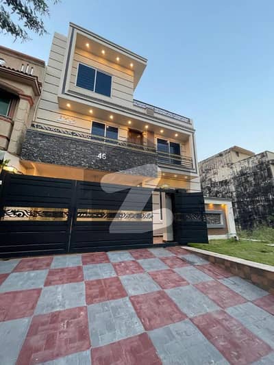 30*60 7 marla Brandnew house for sale in G-13 Islamabad