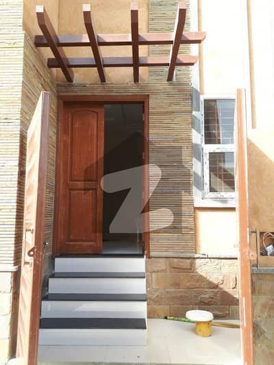 ڈی ایچ اے فیز 8 ڈی ایچ اے ڈیفینس,کراچی میں 4 کمروں کا 4 مرلہ مکان 5.75 کروڑ میں برائے فروخت۔