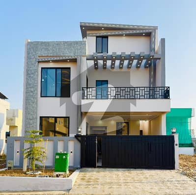 ایم پی سی ایچ ایس ۔ ملٹی گارڈنز بی ۔ 17,اسلام آباد میں 5 کمروں کا 8 مرلہ مکان 3.5 کروڑ میں برائے فروخت۔ ایم پی سی ایچ ایس ۔ ملٹی گارڈنز بی ۔ 17,اسلام آباد میں 5 کمروں کا 8 مرلہ مکان 3.5 کروڑ میں برائے فروخت۔