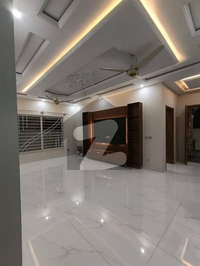 ڈی ایچ اے ڈیفینس فیز 5 ڈی ایچ اے ڈیفینس,اسلام آباد میں 5 کمروں کا 14 مرلہ مکان 6.95 کروڑ میں برائے فروخت۔