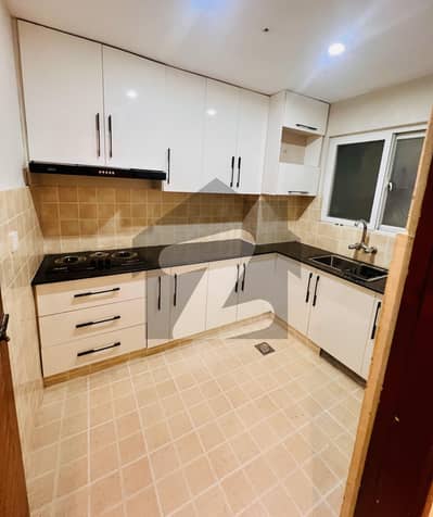 جی ۔ 11/3 جی ۔ 11,اسلام آباد میں 2 کمروں کا 9 مرلہ فلیٹ 3.3 کروڑ میں برائے فروخت۔