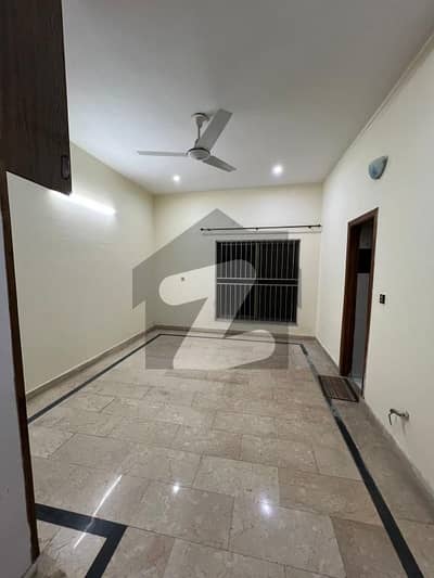 کورنگ ٹاؤن اسلام آباد میں 4 کمروں کا 1 کنال بالائی پورشن 95.0 ہزار میں کرایہ پر دستیاب ہے۔