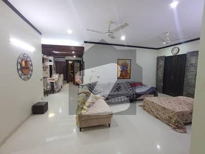 ڈی ایچ اے فیز 8 ڈی ایچ اے ڈیفینس,کراچی میں 3 کمروں کا 1 کنال زیریں پورشن 2.5 لاکھ میں کرایہ پر دستیاب ہے۔