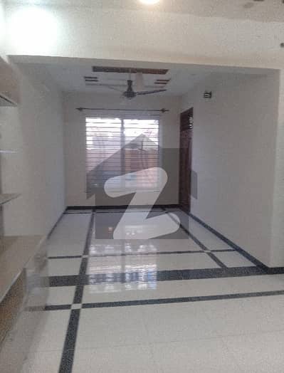 آئی ۔ 10/2 آئی ۔ 10,اسلام آباد میں 2 کمروں کا 6 مرلہ زیریں پورشن 50.0 ہزار میں برائے فروخت۔